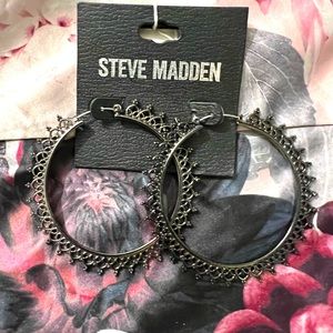 Steven Madden gothic style earrings